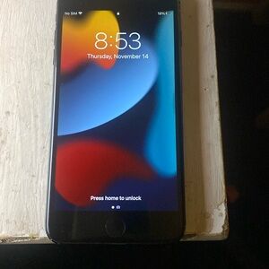 iPhone 7+ is in good condition, works well